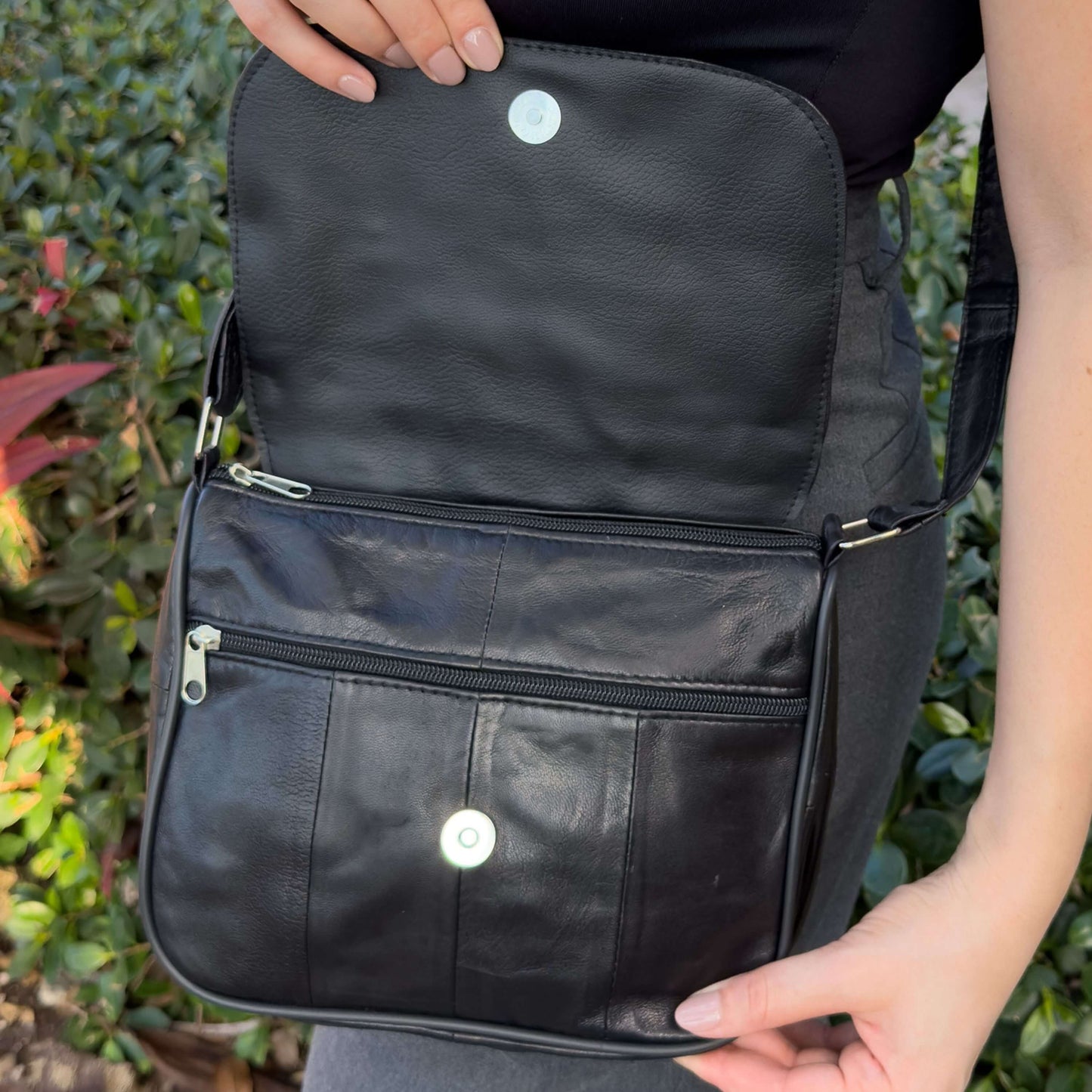 Handmade Leather Messenger Bag – Stylish Bag for Everyday Use